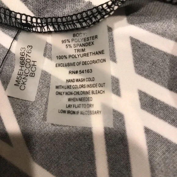 Women’s Cute Tank Top With Built In Bra - Picture 5 of 9